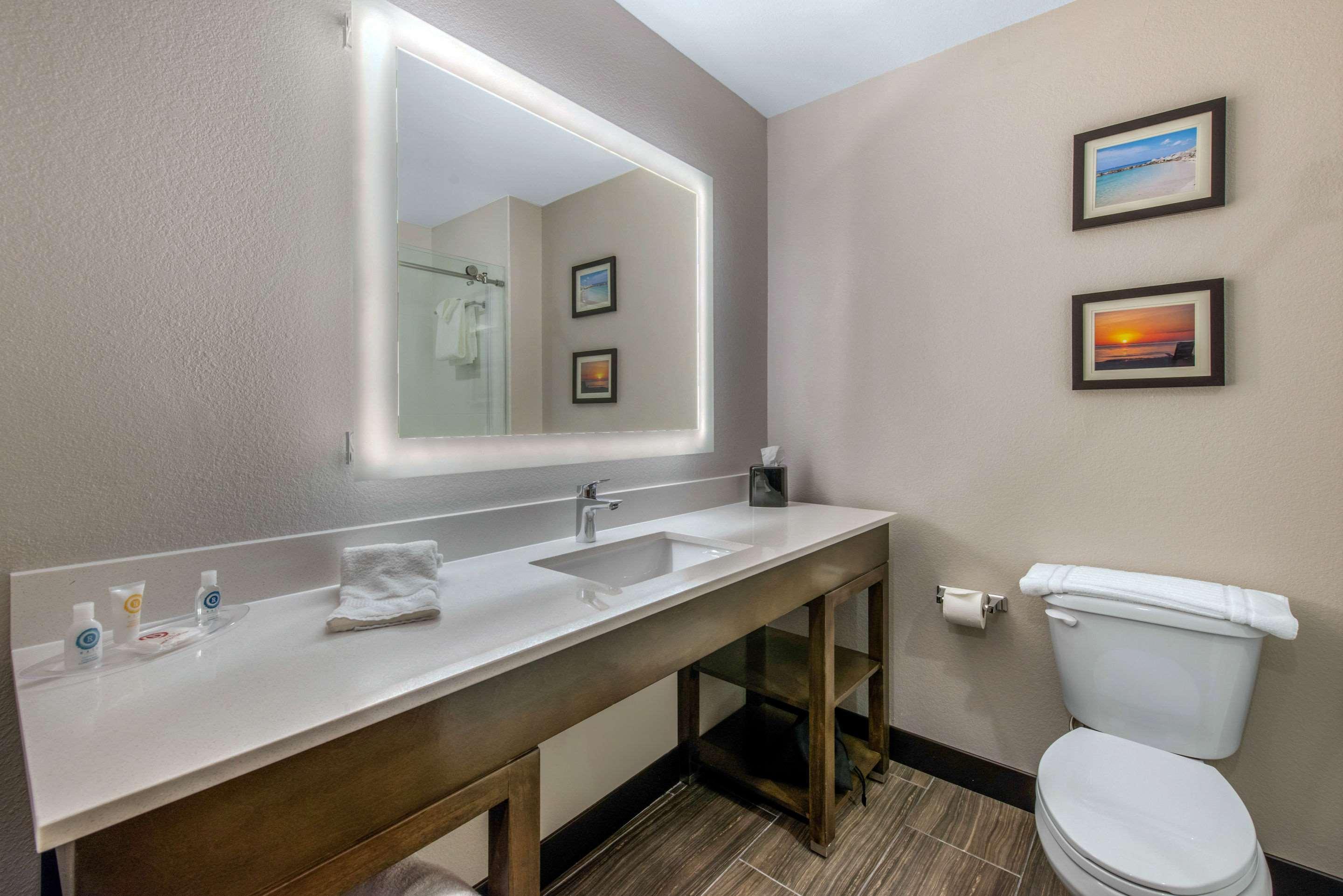 Comfort Suites Fort Lauderdale Airport & Cruise Port Dania Beach Exterior photo